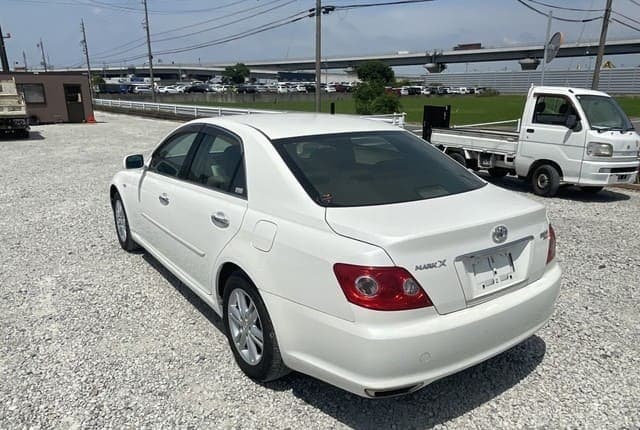 2004 Toyota Mark X JDM car for sale — photo 4 of 10
