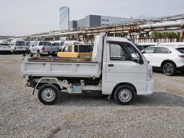 2002 Daihatsu Hijet JDM car for sale — photo 5 of 25