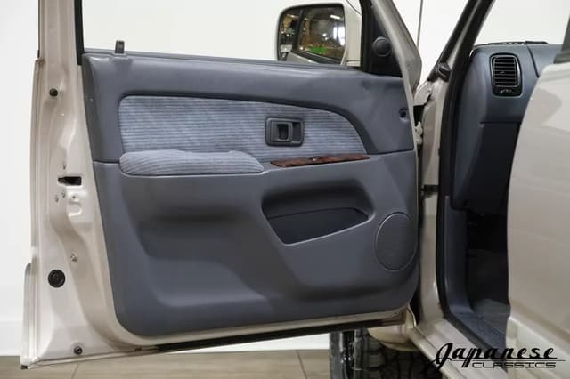 1996 Toyota Hilux JDM car for sale — photo 20 of 25