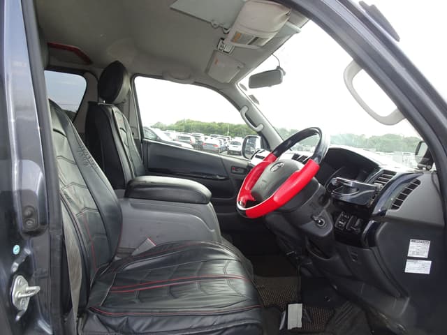 2007 Toyota HiAce JDM car for sale — photo 17 of 25