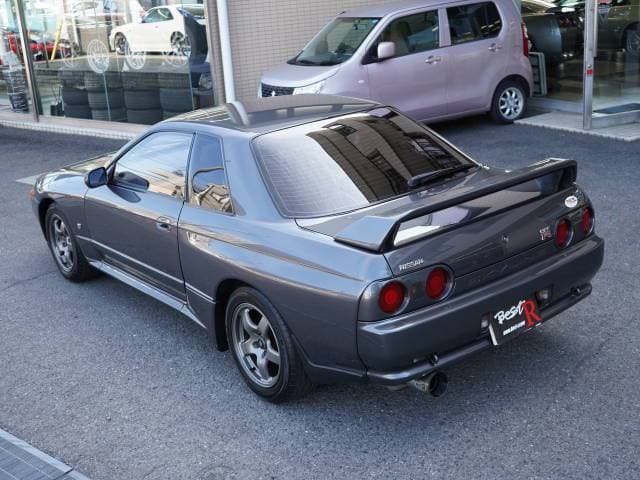 1992 Nissan Skyline JDM car for sale — photo 6 of 11