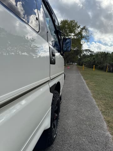 1994 Mitsubishi Delica JDM car for sale — photo 11 of 25