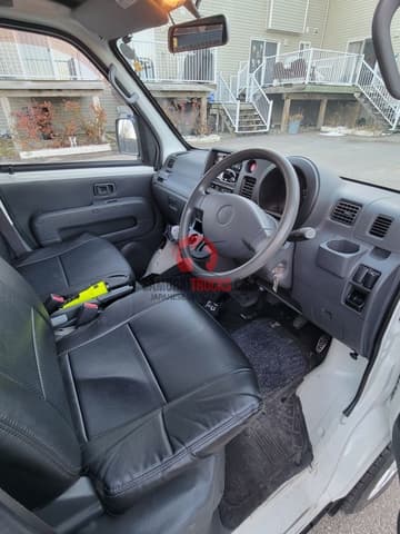 2004 Daihatsu Hijet JDM car for sale — photo 10 of 13