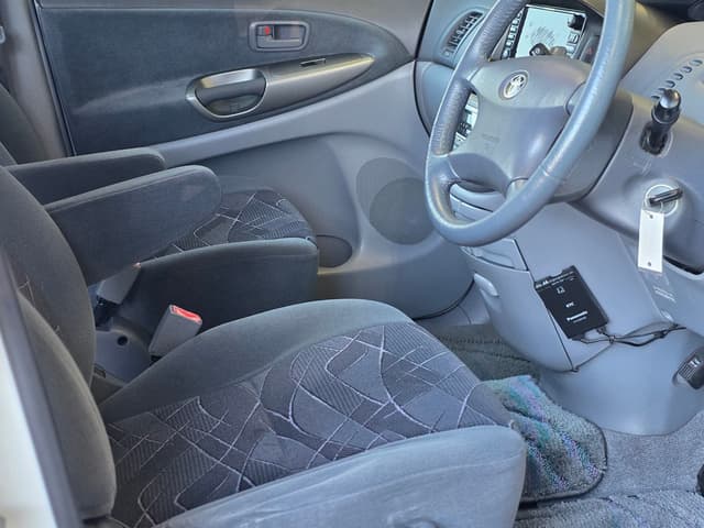 2000 Toyota Estima JDM car for sale — photo 9 of 25