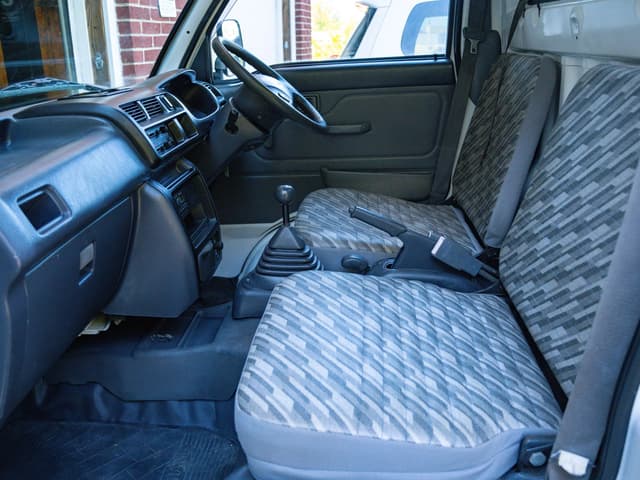 2001 Daihatsu Hijet JDM car for sale — photo 12 of 13