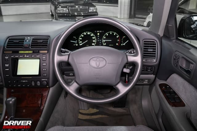 1997 Toyota Celsior JDM car for sale — photo 3 of 22