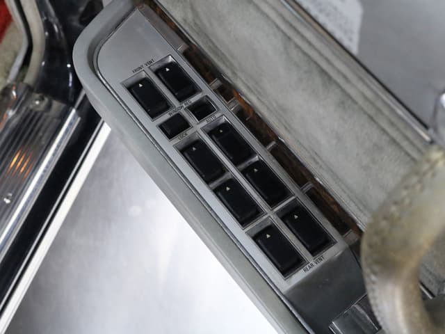 1988 Nissan President JDM car for sale — photo 22 of 25