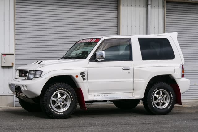 1997 Mitsubishi Pajero JDM car for sale — photo 3 of 25