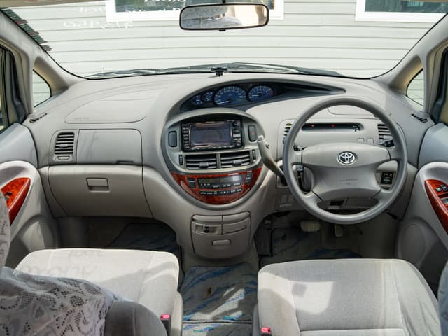 2001 Toyota Estima JDM car for sale — photo 11 of 16
