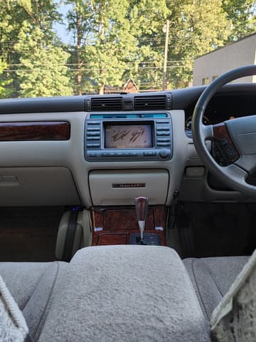 2001 Toyota Crown JDM car for sale — photo 12 of 21