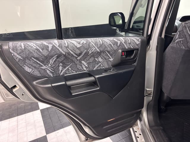 2000 Mitsubishi Pajero JDM car for sale — photo 25 of 25