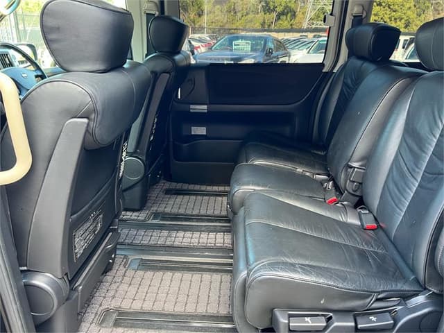 2008 Nissan Elgrand JDM car for sale — photo 14 of 16