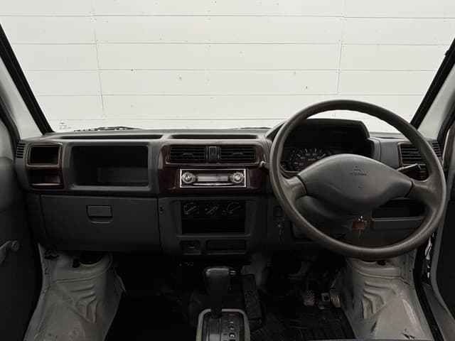 2000 Mitsubishi Minicab JDM car for sale — photo 8 of 25