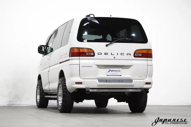 1998 Mitsubishi Delica JDM car for sale — photo 6 of 25