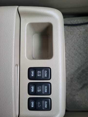 2005 Toyota Alphard JDM car for sale — photo 12 of 15