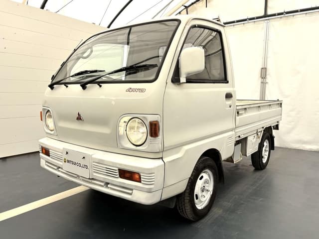 1991 Mitsubishi Minicab JDM car for sale — photo 2 of 25