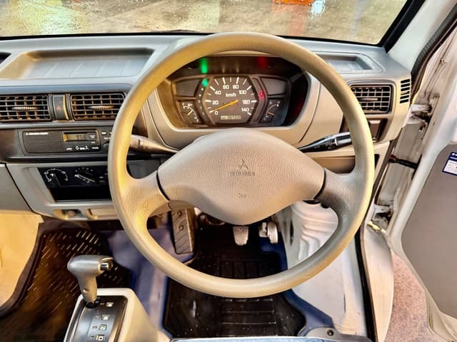2000 Mitsubishi Minicab JDM car for sale — photo 18 of 25