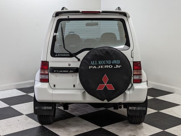 1996 Mitsubishi Pajero JDM car for sale — photo 8 of 24