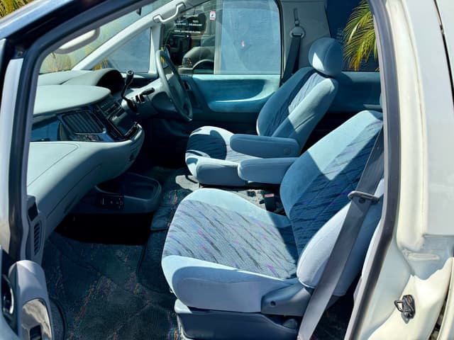 1998 Toyota Estima JDM car for sale — photo 17 of 23