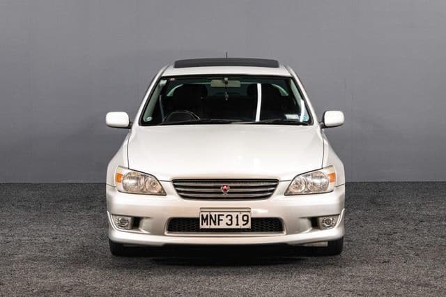 1999 Toyota Altezza JDM car for sale — photo 9 of 20