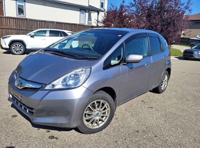 2011 Honda Fit JDM car for sale — photo 2 of 9
