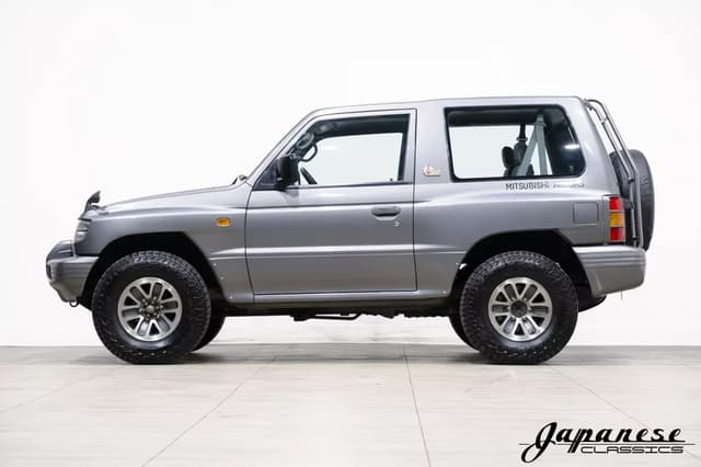 1997 Mitsubishi Pajero JDM car for sale — photo 4 of 25