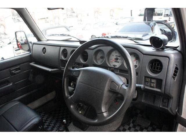 1996 Suzuki Jimny JDM car for sale — photo 3 of 20