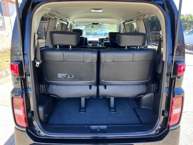 2007 Nissan Elgrand JDM car for sale — photo 15 of 16