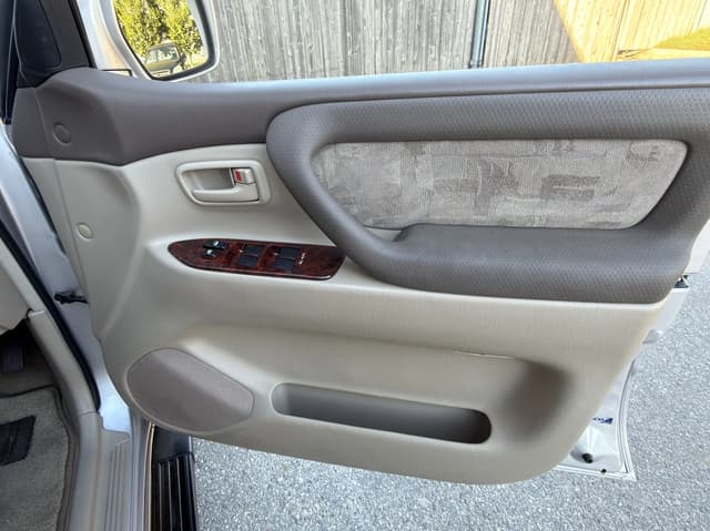 2000 Toyota Land Cruiser JDM car for sale — photo 17 of 18