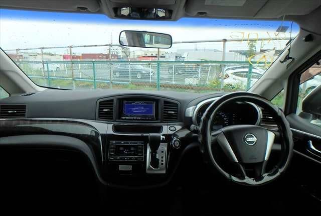 2011 Nissan Elgrand JDM car for sale — photo 9 of 25