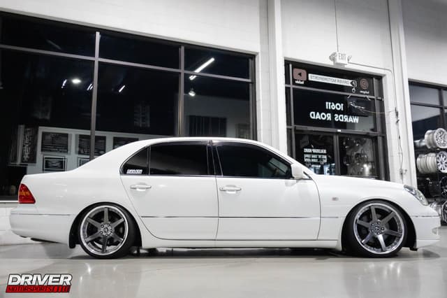 2001 Toyota Celsior JDM car for sale — photo 11 of 25