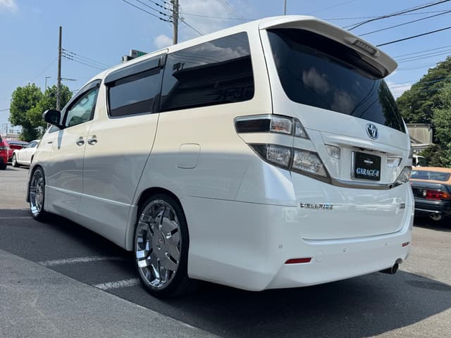 2011 Toyota Vellfire JDM car for sale — photo 2 of 25