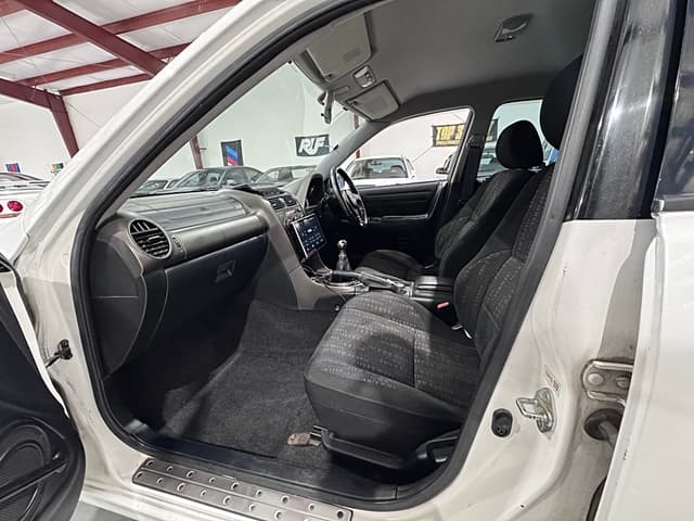 1999 Toyota Altezza JDM car for sale — photo 16 of 25