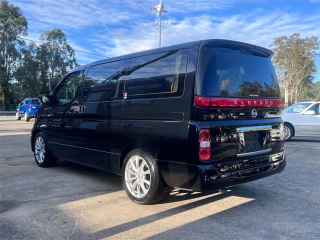 2007 Nissan Elgrand JDM car for sale — photo 8 of 16