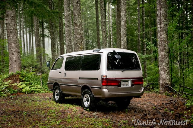 1995 Toyota HiAce JDM car for sale — photo 12 of 25