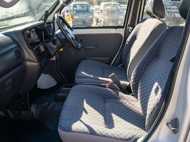 2000 Daihatsu Hijet JDM car for sale — photo 12 of 13