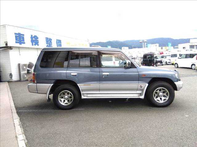 1997 Mitsubishi Pajero JDM car for sale — photo 5 of 25