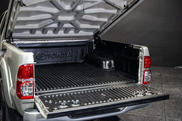 2012 Toyota Hilux JDM car for sale — photo 8 of 13