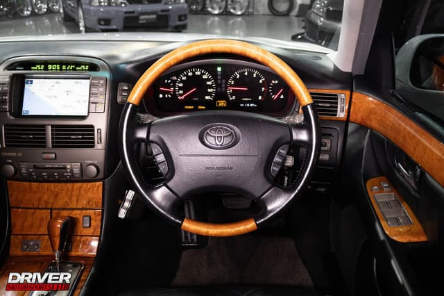 2001 Toyota Celsior JDM car for sale — photo 3 of 25