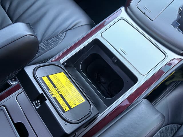 2010 Toyota Vellfire JDM car for sale — photo 14 of 21