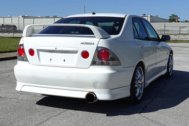 2001 Toyota Altezza JDM car for sale — photo 6 of 16