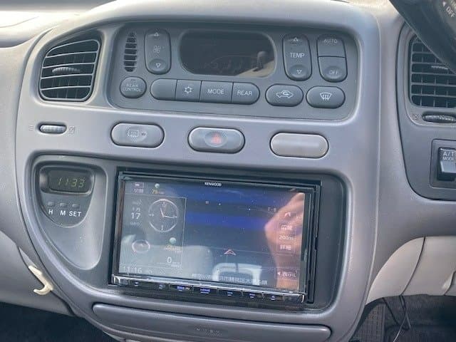 2000 Mitsubishi Delica JDM car for sale — photo 16 of 18