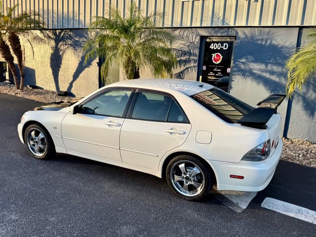2000 Toyota Altezza JDM car for sale — photo 5 of 25