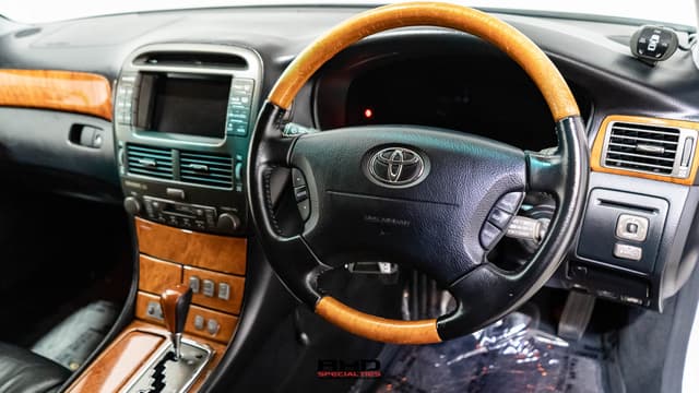 2001 Toyota Celsior JDM car for sale — photo 17 of 25