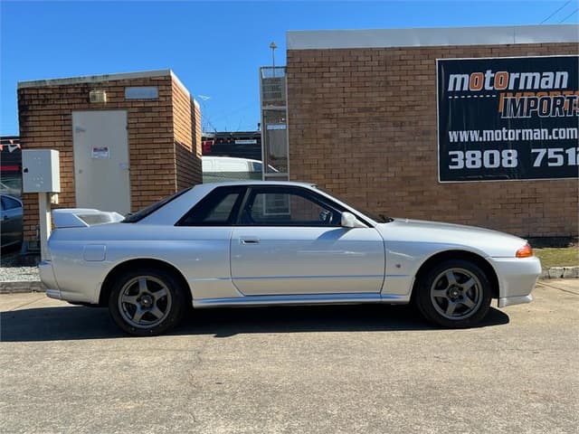 1992 Nissan Skyline JDM car for sale — photo 5 of 21