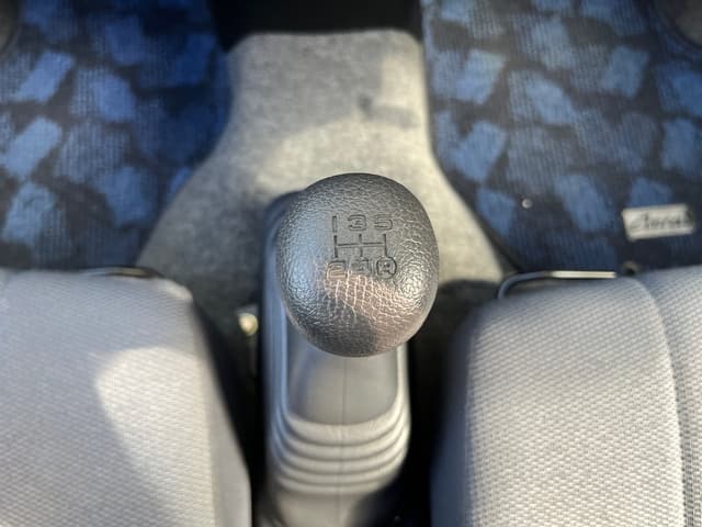 1999 Daihatsu Atrai JDM car for sale — photo 18 of 19