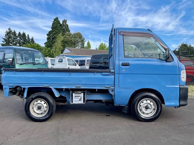1999 Daihatsu Hijet JDM car for sale — photo 8 of 25