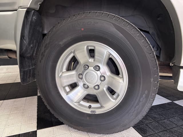 1999 Toyota Hilux Surf JDM car for sale — photo 14 of 25