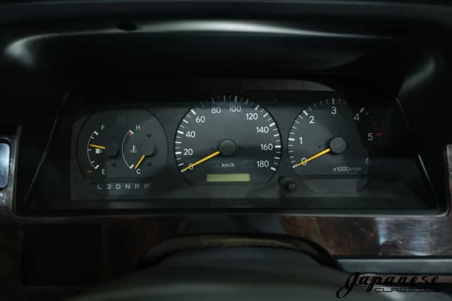 1998 Toyota HiAce JDM car for sale — photo 14 of 25