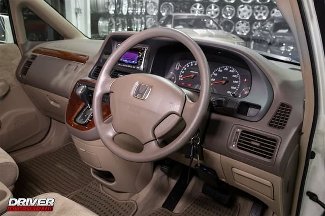 2000 Honda Odyssey JDM car for sale — photo 13 of 25